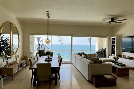 Lujoso departamento en RENTA en Entremar Condominios