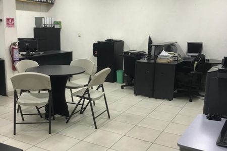 OFFICE with large patio for Rent in San Nicolás.