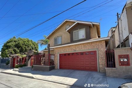 Casa californiana de 4 habitaciones en alquiler
