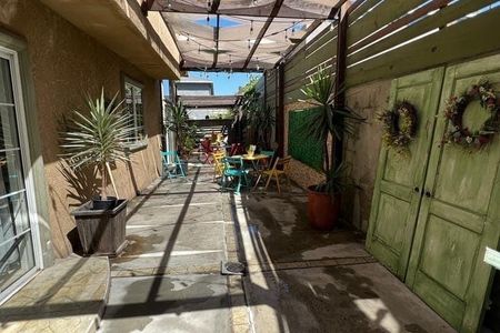Casa californiana de 4 habitaciones en alquiler