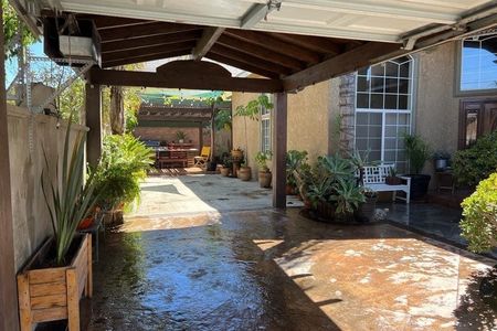 Casa californiana de 4 habitaciones en alquiler