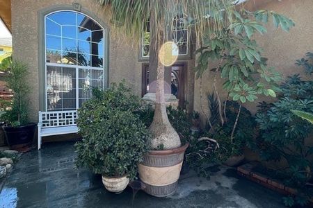 Casa californiana de 4 habitaciones en alquiler