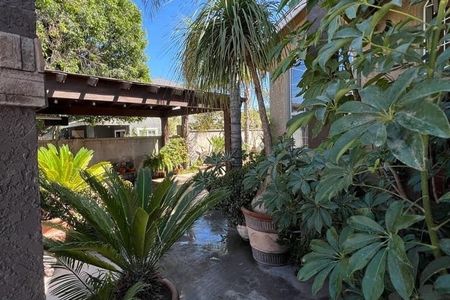 Casa californiana de 4 habitaciones en alquiler