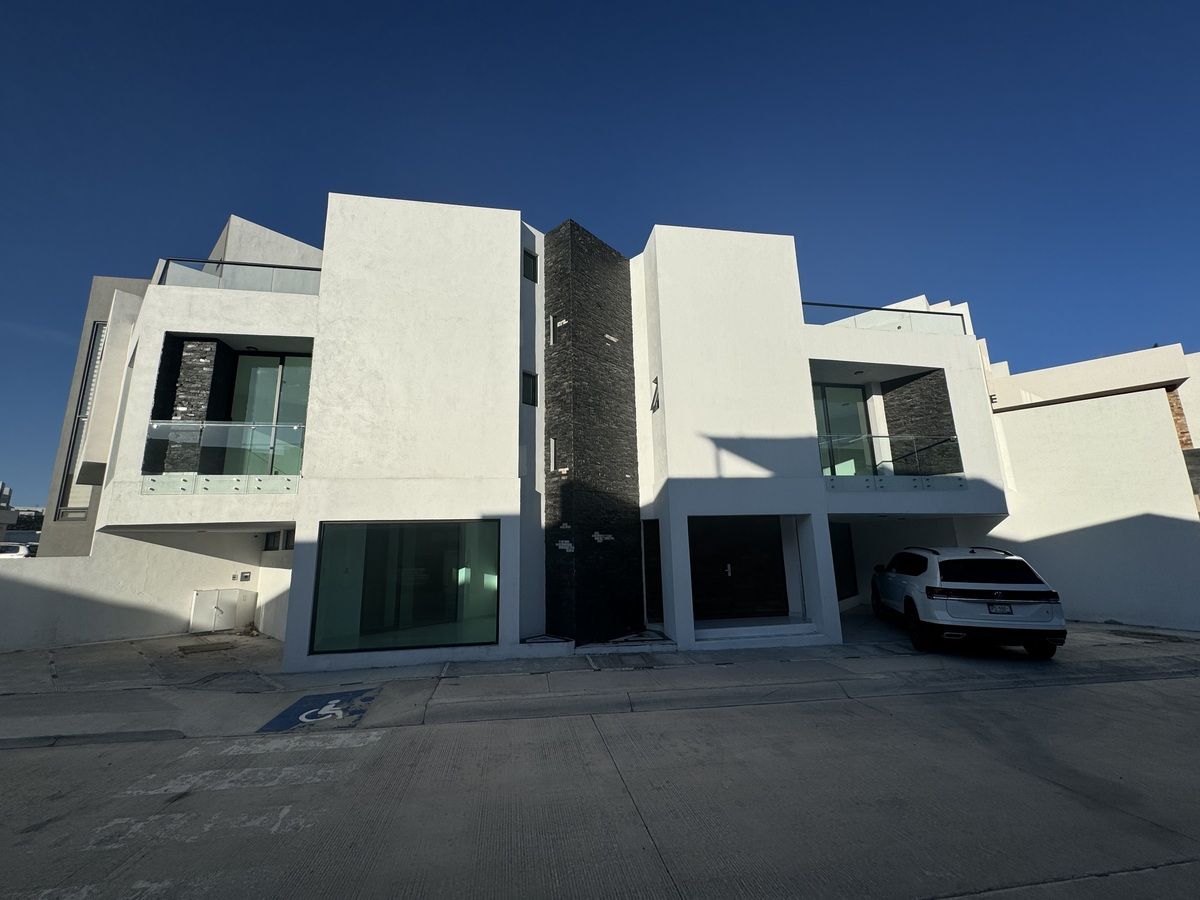 Casa en Altos de Juriquilla con Roof, foto 1 de 32