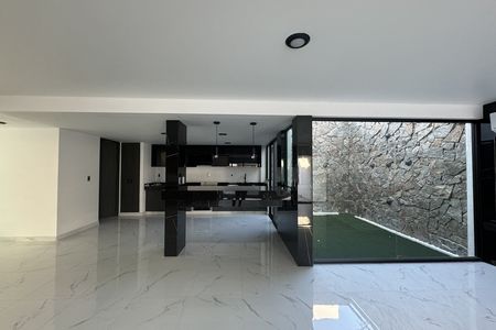 Casa en Altos de Juriquilla con Roof
