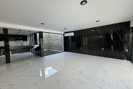 Casa en Altos de Juriquilla con Roof