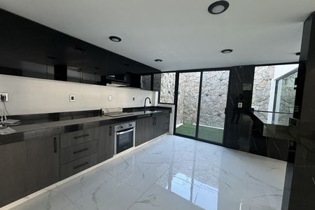 Casa en Altos de Juriquilla con Roof