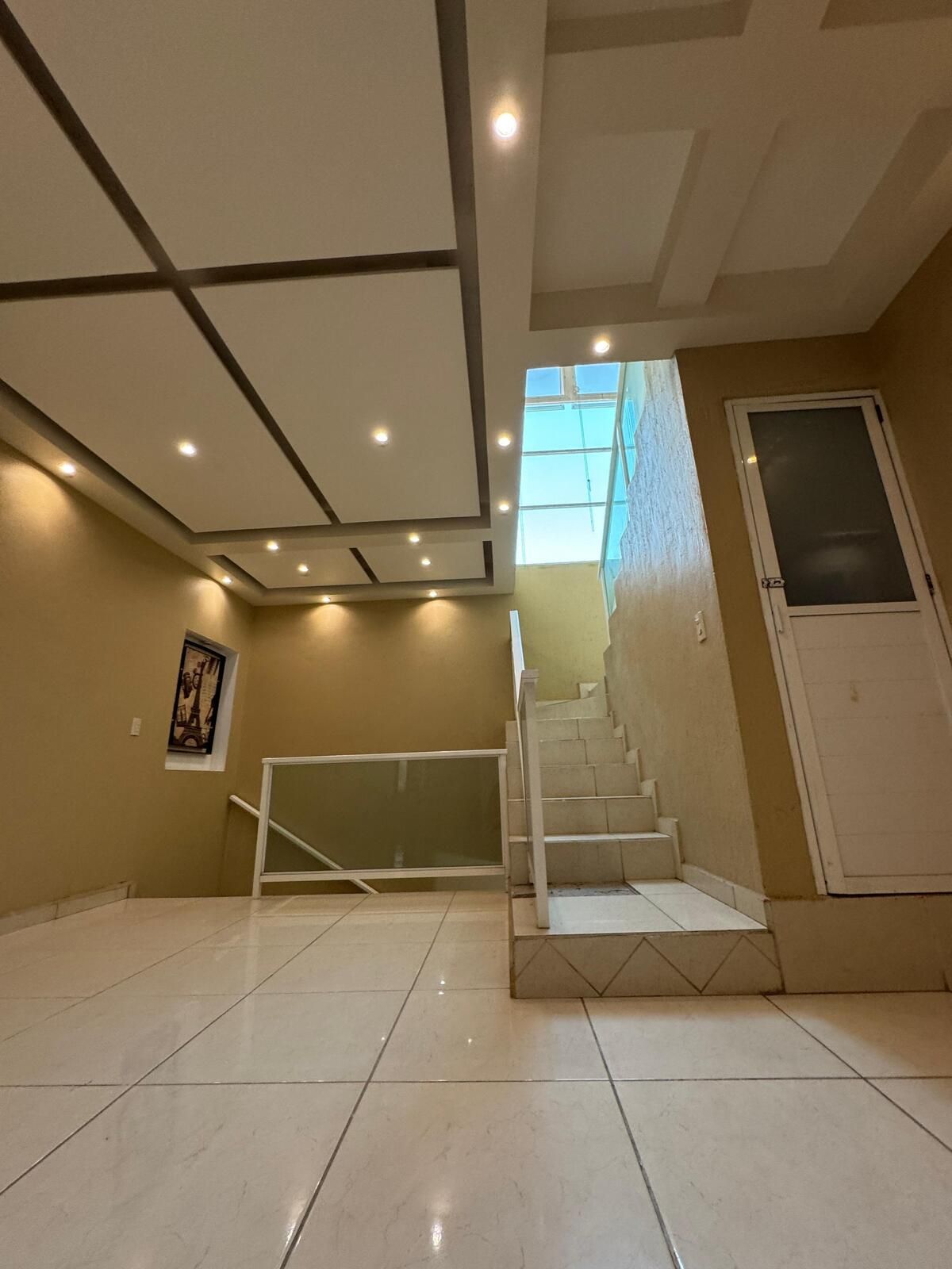 LOMAS DEL SUR BONITA CASA CON AMPLIACION DE 3 PISOS - foto 4