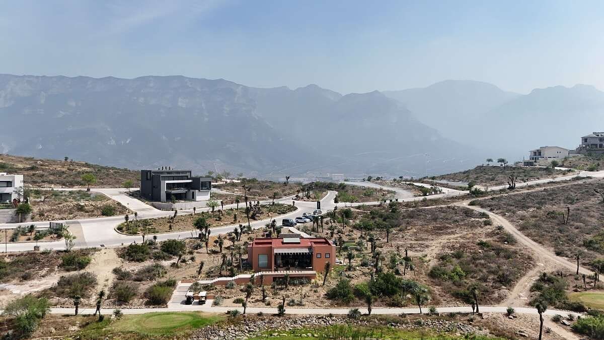 Terreno en Terralta Residencial Country Club, García, foto 2 de 16