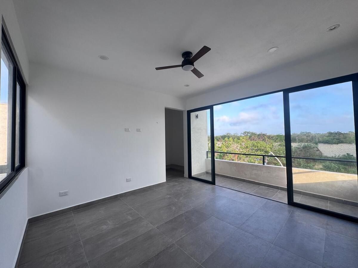 6 de 44: Habitacion 3 con balcon