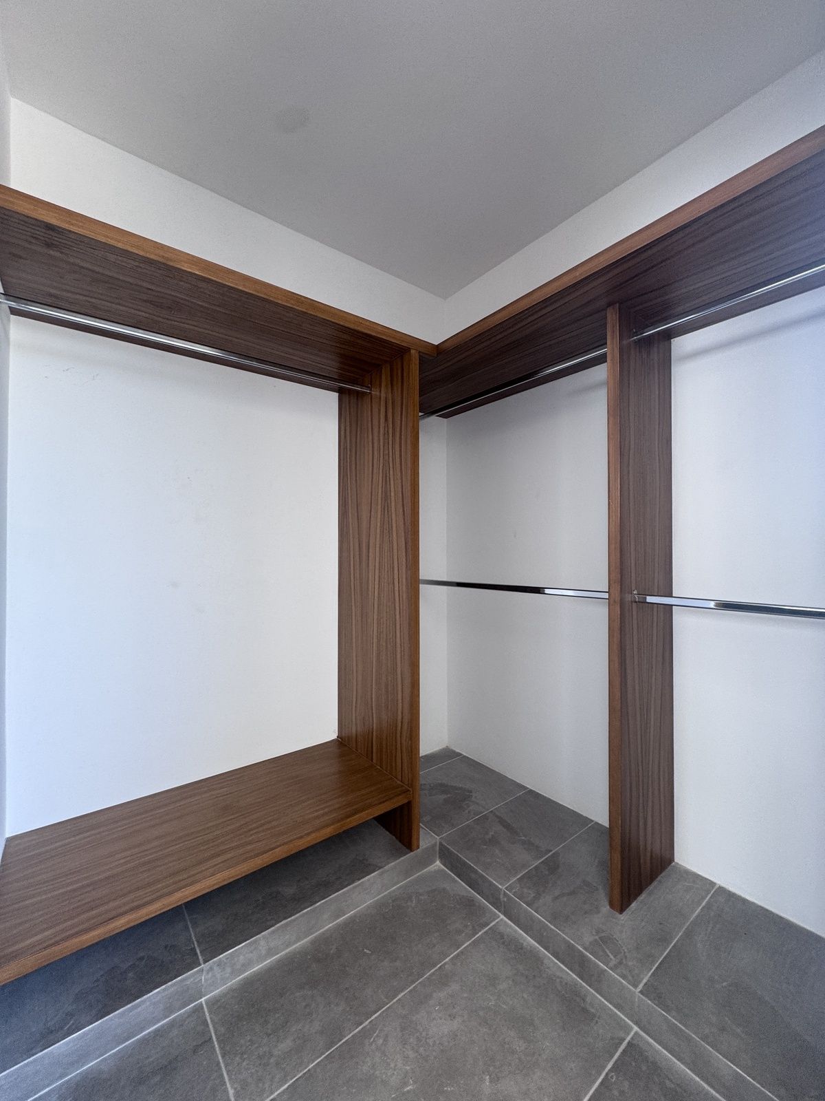18 de 44: Closet habitación 3