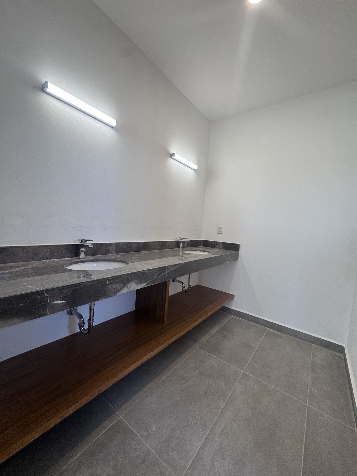 41 de 44: Baño habitación principal