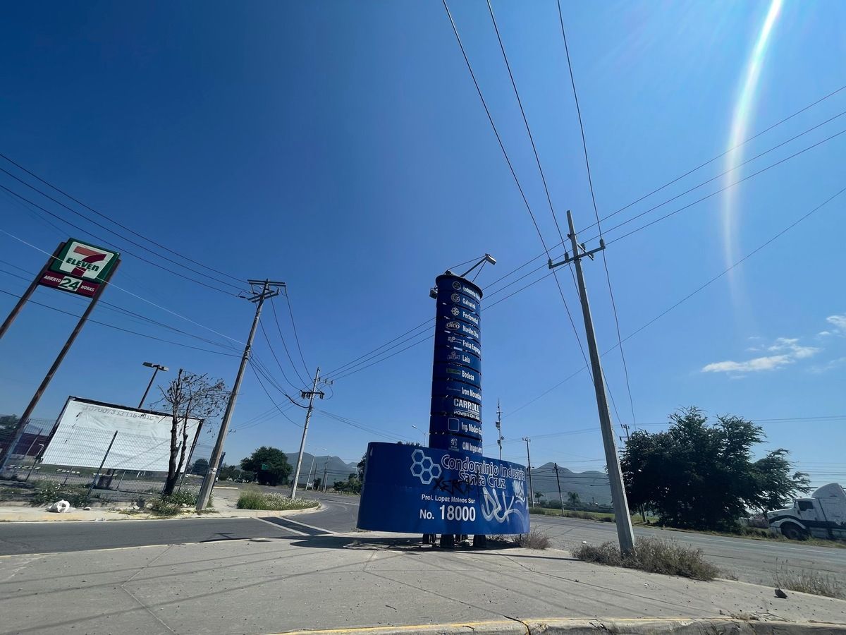 Bodega comercial en Santa Cruz de las Flores, Tlajomulco de Zúñiga, foto 3 de 18