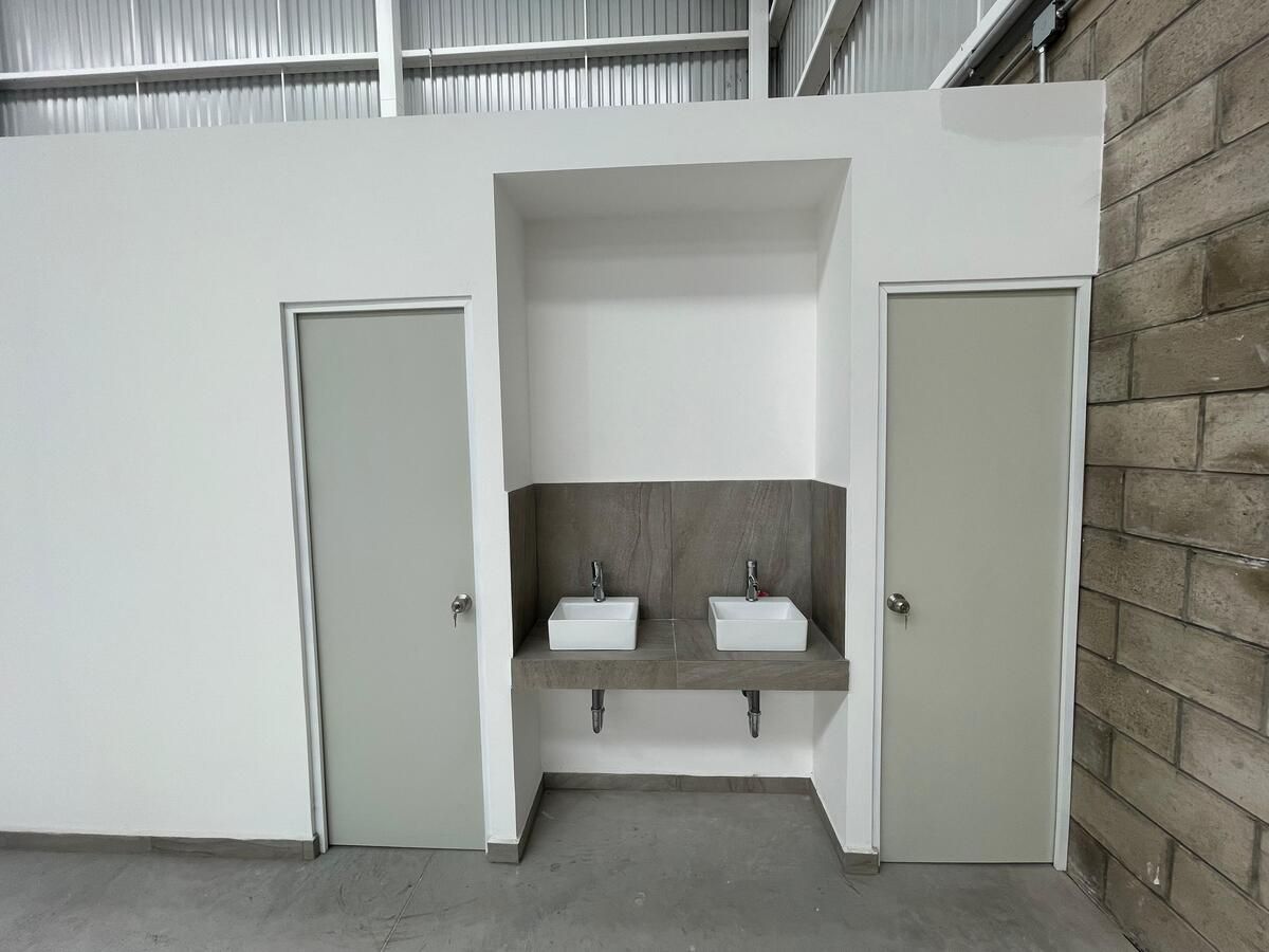 Bodega comercial en Santa Cruz de las Flores, Tlajomulco de Zúñiga, foto 16 de 18