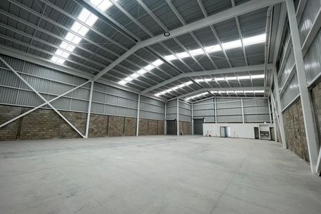Warehouse for rent in Santa Cruz de las Flores Industrial Park