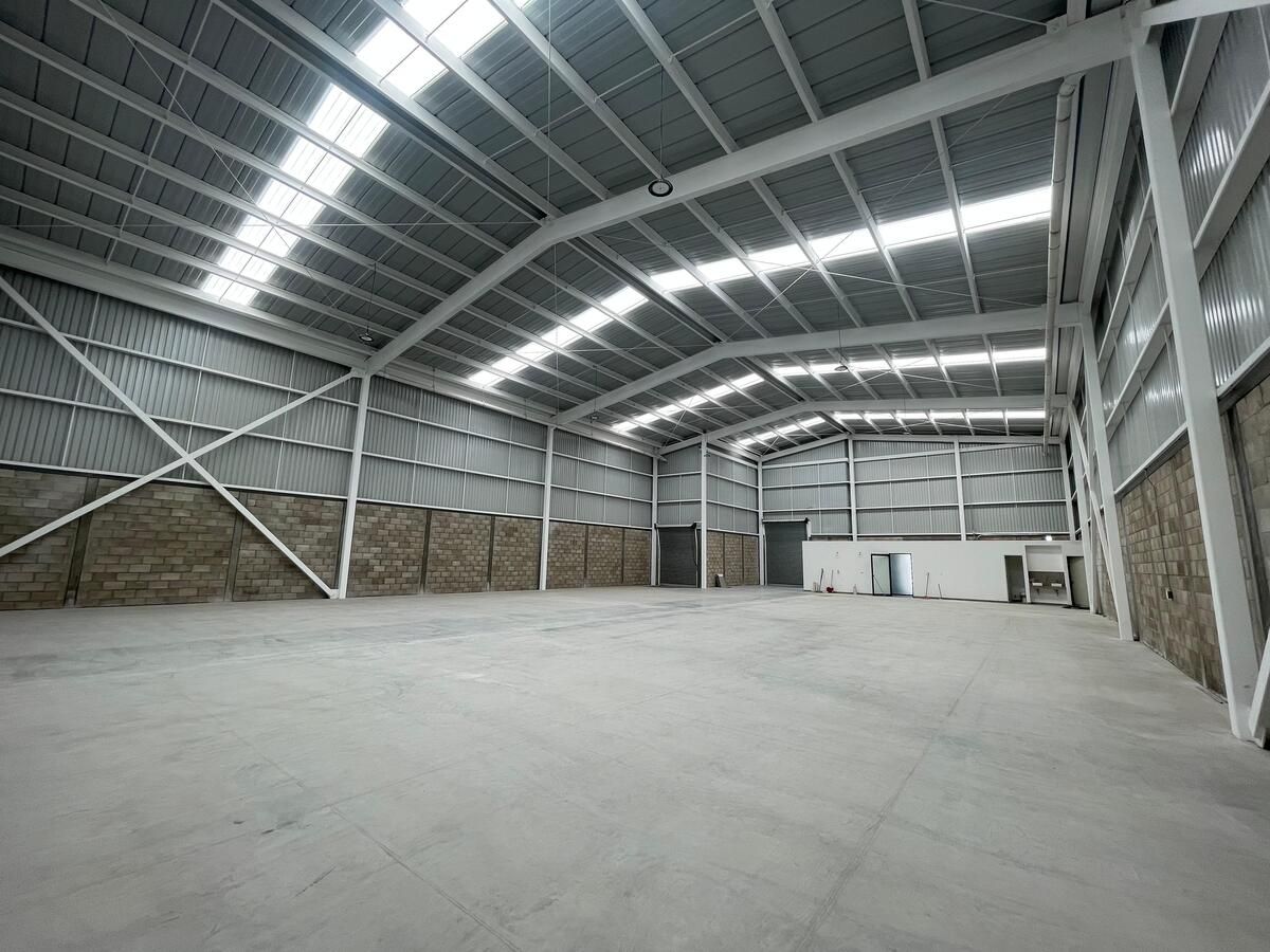 Bodega comercial en Santa Cruz de las Flores, Tlajomulco de Zúñiga, foto 2 de 18
