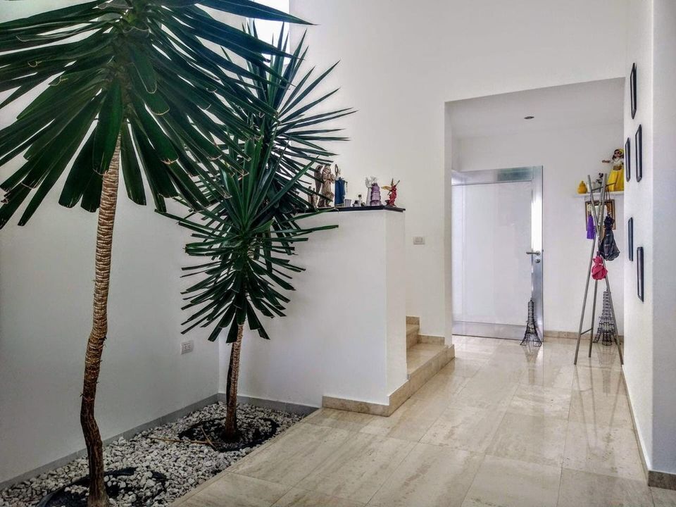 5 de 18: ENTRADA DE CASA