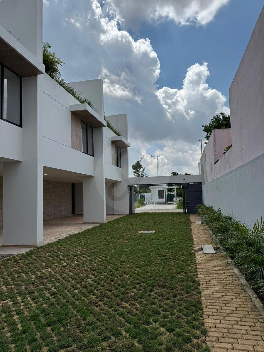 Sale of 3 Bedroom Townhouse private in Temozón Norte, photo 1 of 50