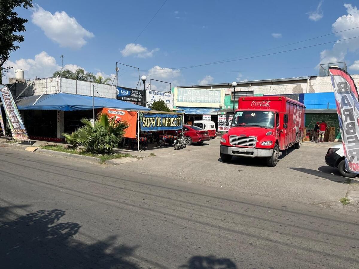 TLAJOMULCO LOCAL COMERCIAL