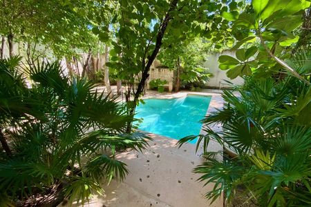 Apartamento equipado no condomínio exclusivo MAGNOLIAS, com piscina.