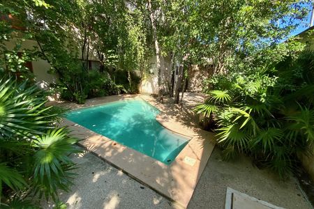 Apartamento equipado no condomínio exclusivo MAGNOLIAS, com piscina.