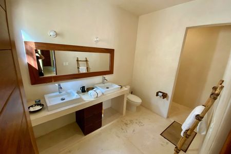 Apartamento equipado no condomínio exclusivo MAGNOLIAS, com piscina.