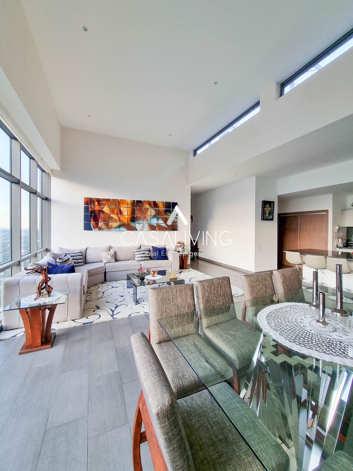 4 of 24: Comedor y sala