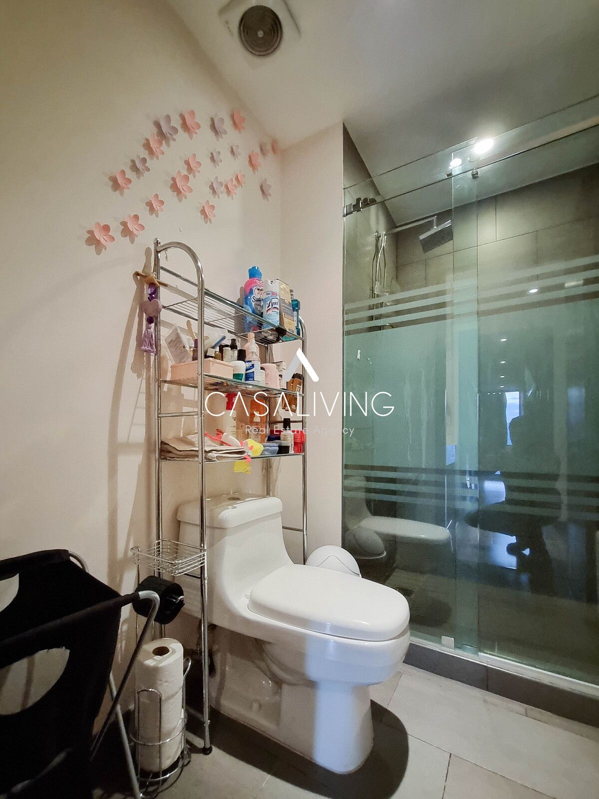 15 of 24: Baño de recámara principal