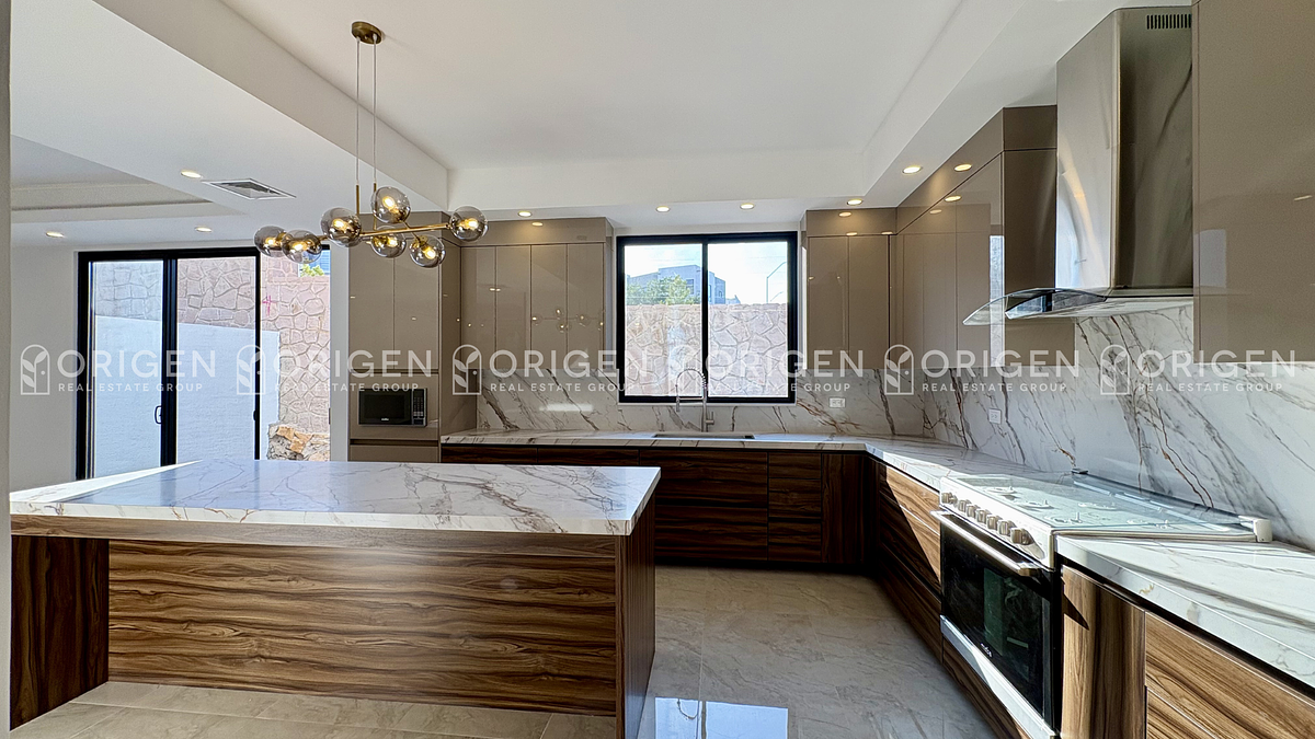 House in Bosques del Valle, Chihuahua, photo 2 of 24