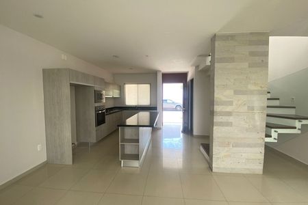 HOUSE FOR RENT IN AUREA RESIDENTIAL
