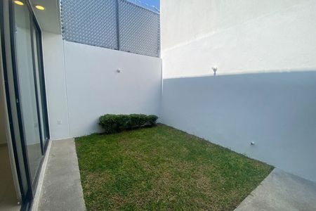 HOUSE FOR RENT IN AUREA RESIDENTIAL