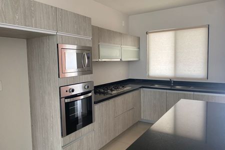 HOUSE FOR RENT IN AUREA RESIDENTIAL