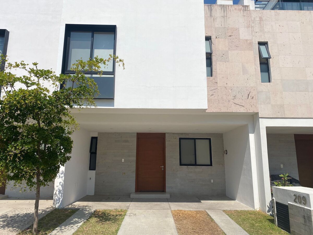 HOUSE FOR RENT IN AUREA RESIDENTIAL, photo 1 of 23