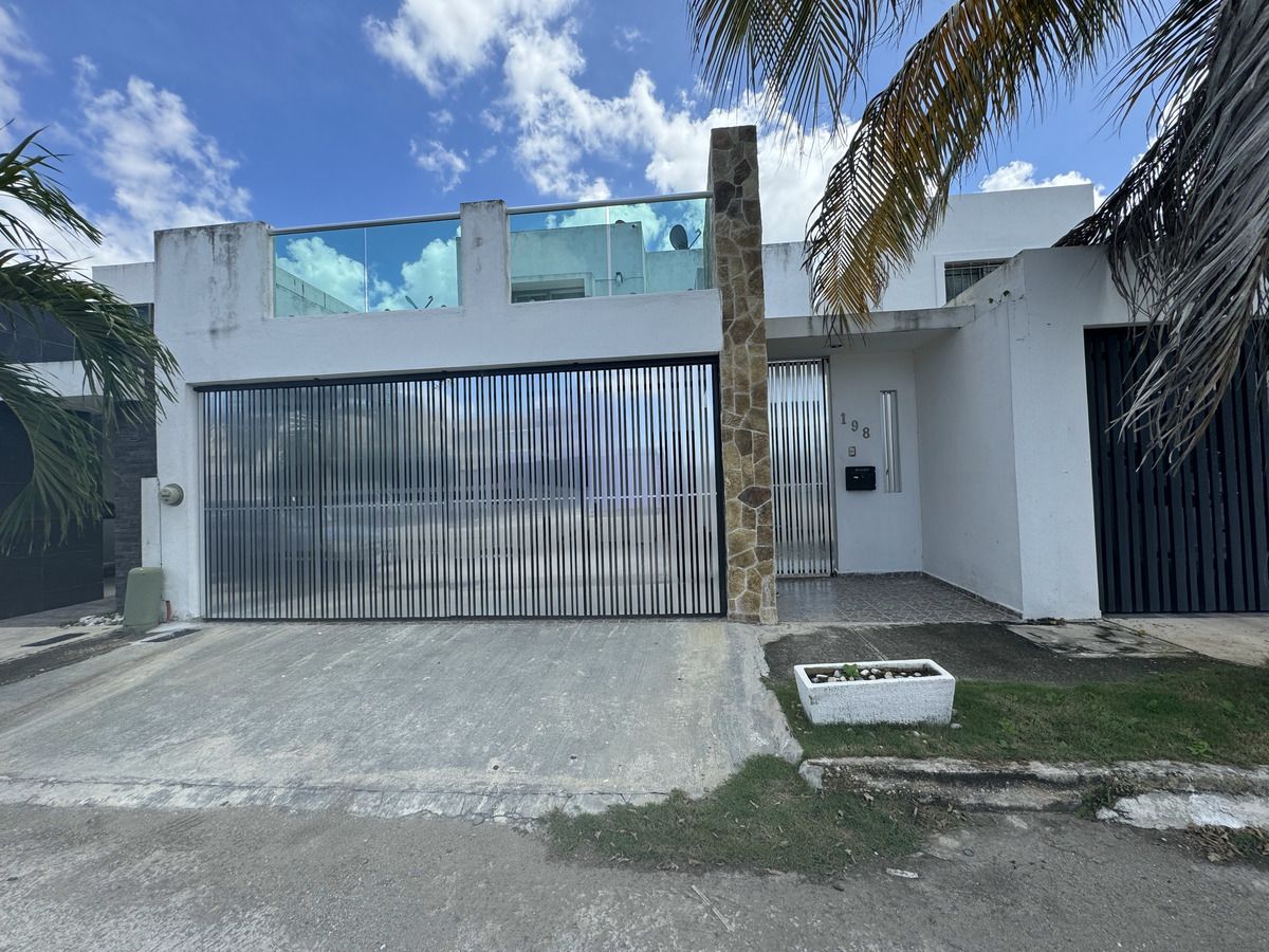 CASA EN VENTA EQUIPADA EN LAS AMERICAS II, AL NORTE DE MERIDA.