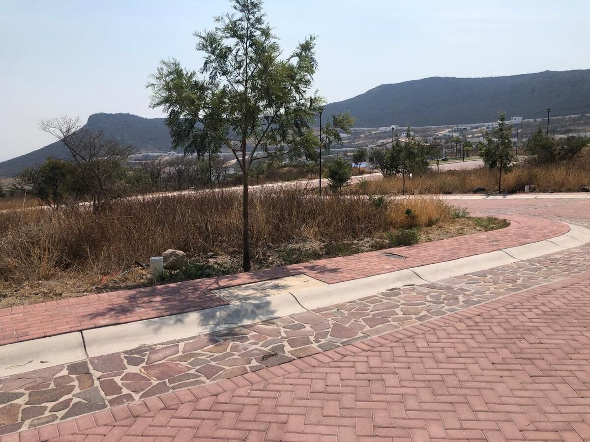 VENTA DE TERRENO EN ESQUINA EN CIUDAD MADERAS QUERETARO. 5, foto 1 de 8