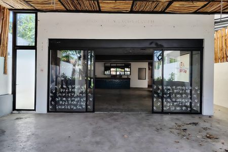 Commercial premises for rent on the avenue in the Mexico neighborhood