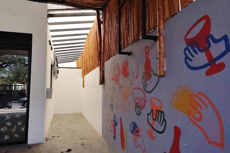 Commercial premises for rent on the avenue in the Mexico neighborhood