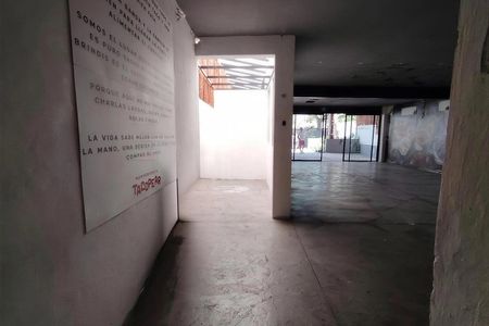 Commercial premises for rent on the avenue in the Mexico neighborhood