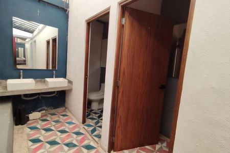Commercial premises for rent on the avenue in the Mexico neighborhood
