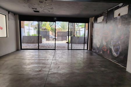 Commercial premises for rent on the avenue in the Mexico neighborhood