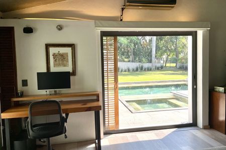 Casa de Autor em Um Andar Ao Lado do Campo de Golfe | BAAQ Oficina de Arquitetura