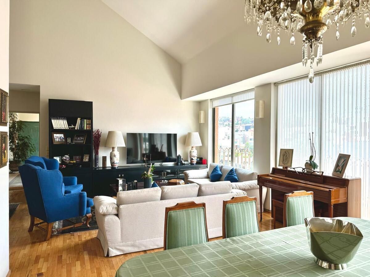 Departamento en Venta en Hacienda de las Palmas con 4 Recámaras, 306 Metros Cuadrados y 4 Baños Departamento en Venta en Hacienda de las Palmas con 4 Recámaras, 306 Metros Cuadrados y 4 Baños