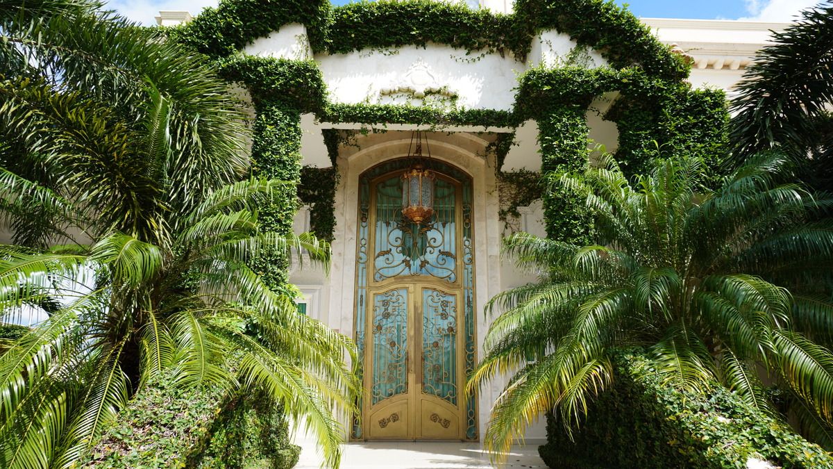 26 de 40: Puerta Principal