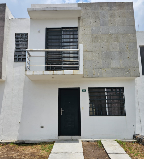 1 of 14: Fachada