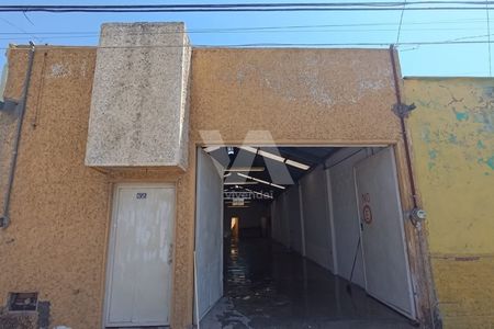 Warehouse with excellent location in the city center