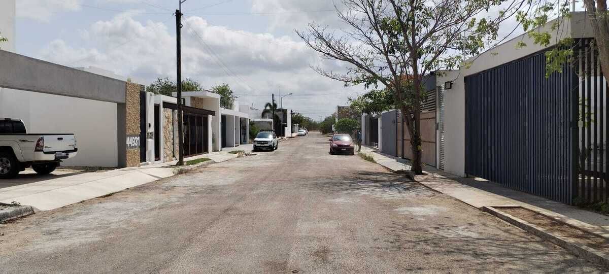 8 de 12: Calle de acceso