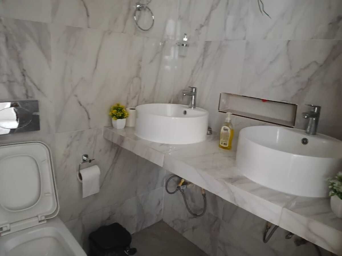 13 de 17: baño  recamara  en  p.baja  con  wx   volado  y  con  sensor