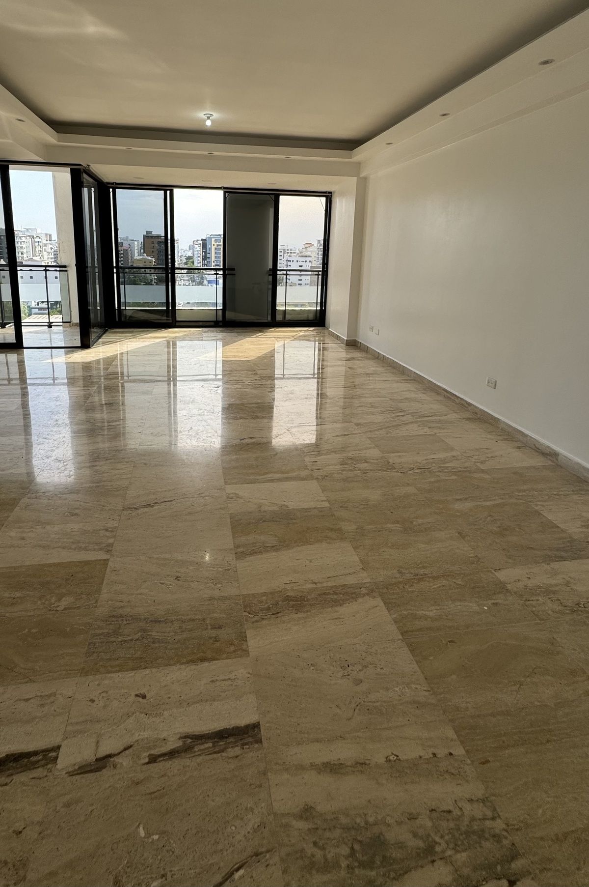 2 de 9: Sala
