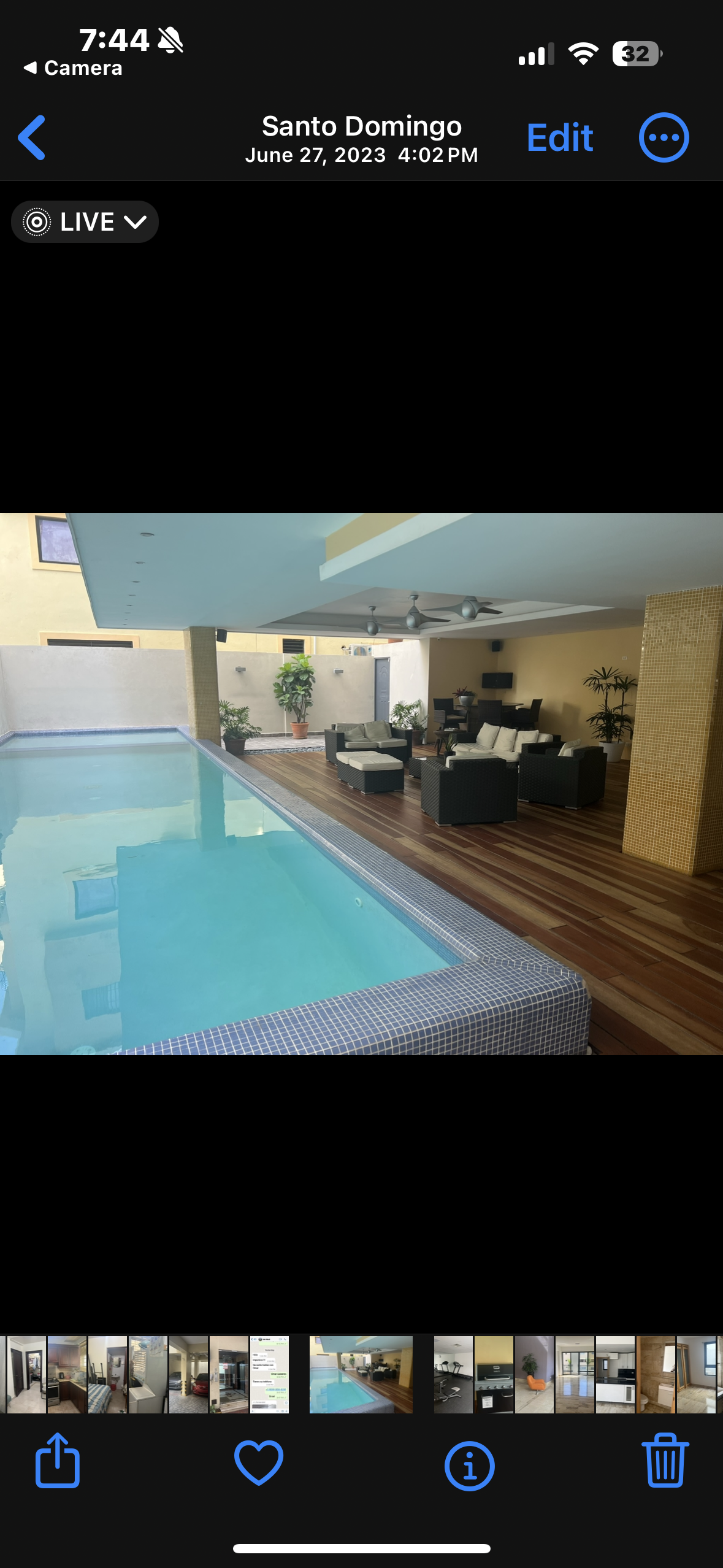 3 de 9: Área social y piscina