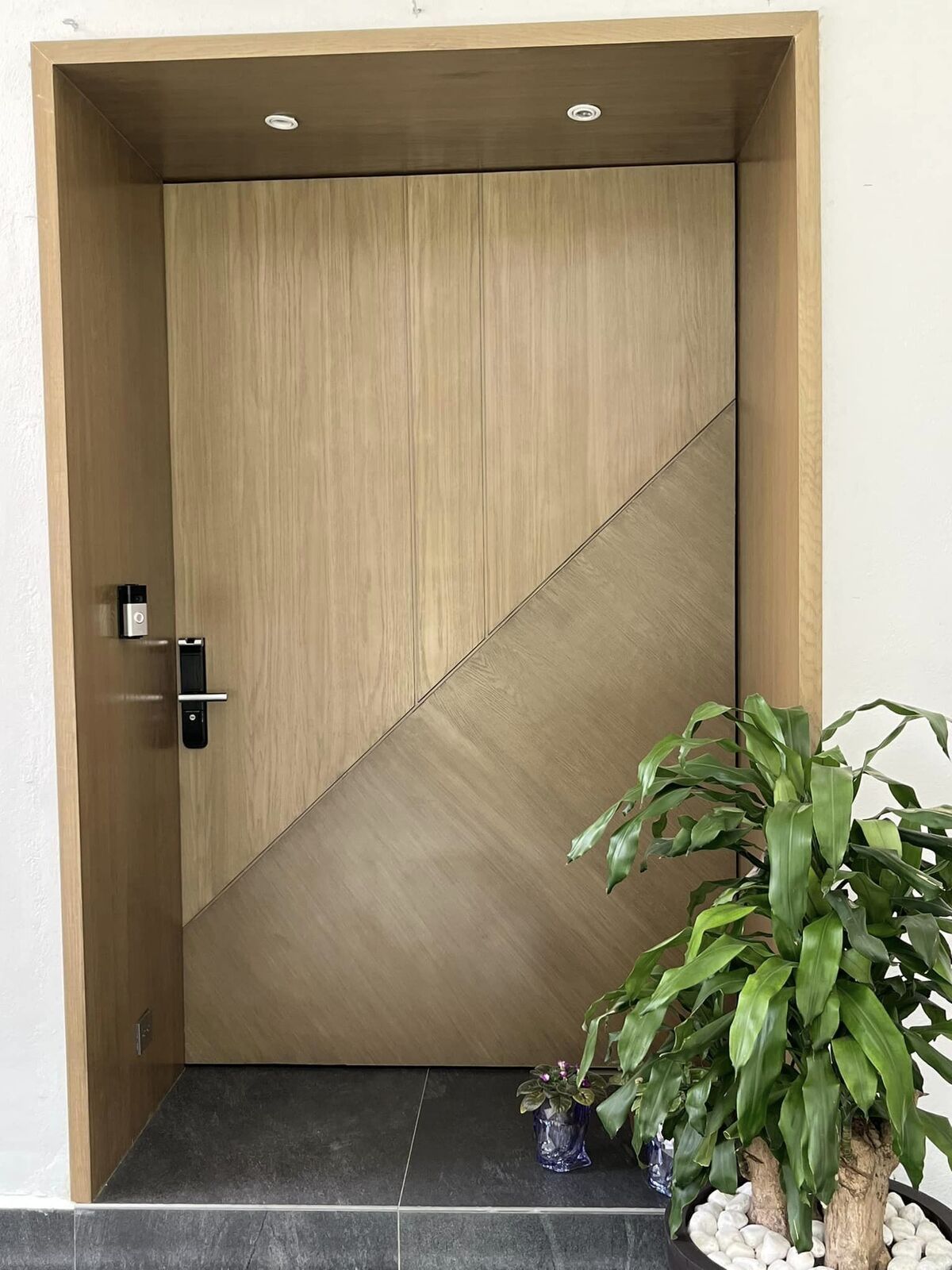 3 of 17: Puerta Principal